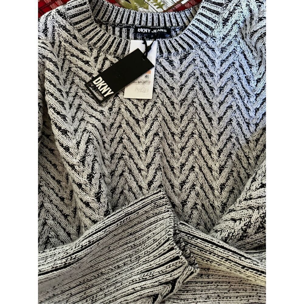 DKNY Heavy sweater . NWT cozy up i this one !!!
